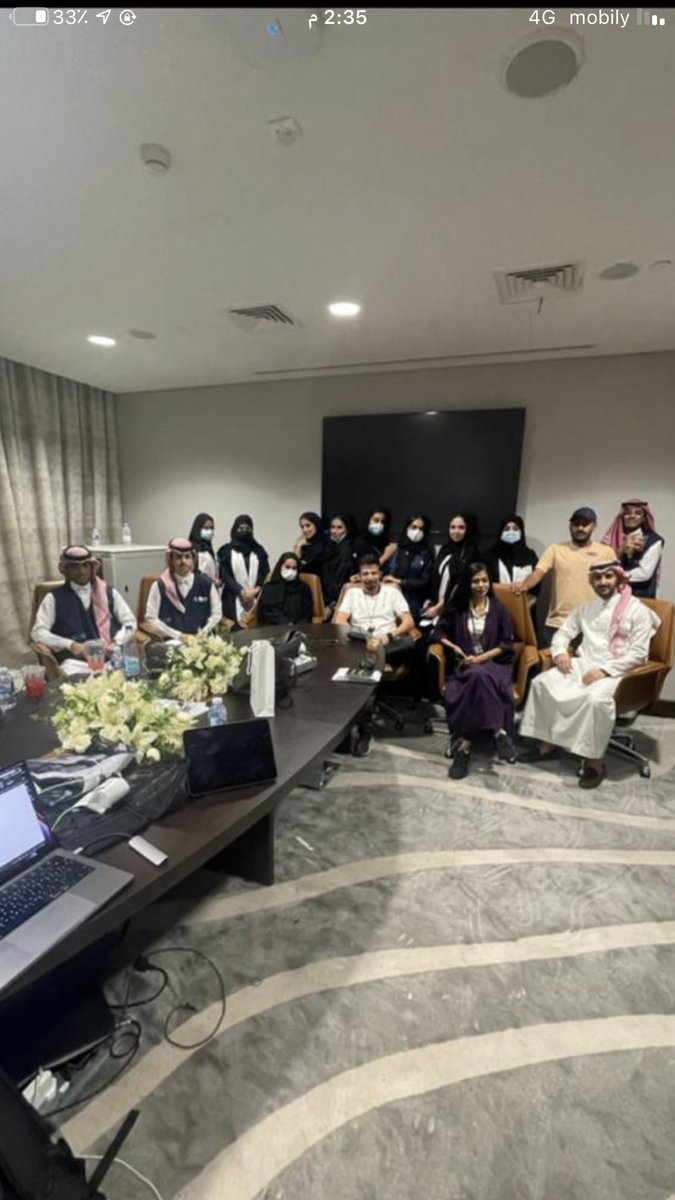 MOoOoDIs's tweet photo. من يكون الشغل يخص دولتنا العظمى،
فريقي اعطى اكثر طاقة ممكنة لإنجاز العمل بشكل احترافي،
فعلاً عيالنا وبناتنا قد المسؤولية وانا فخور بالعمل معهم والاشراف عليهم. #UNTWO #السعودية_العظمى https://t.co/JnnOlsUaDH