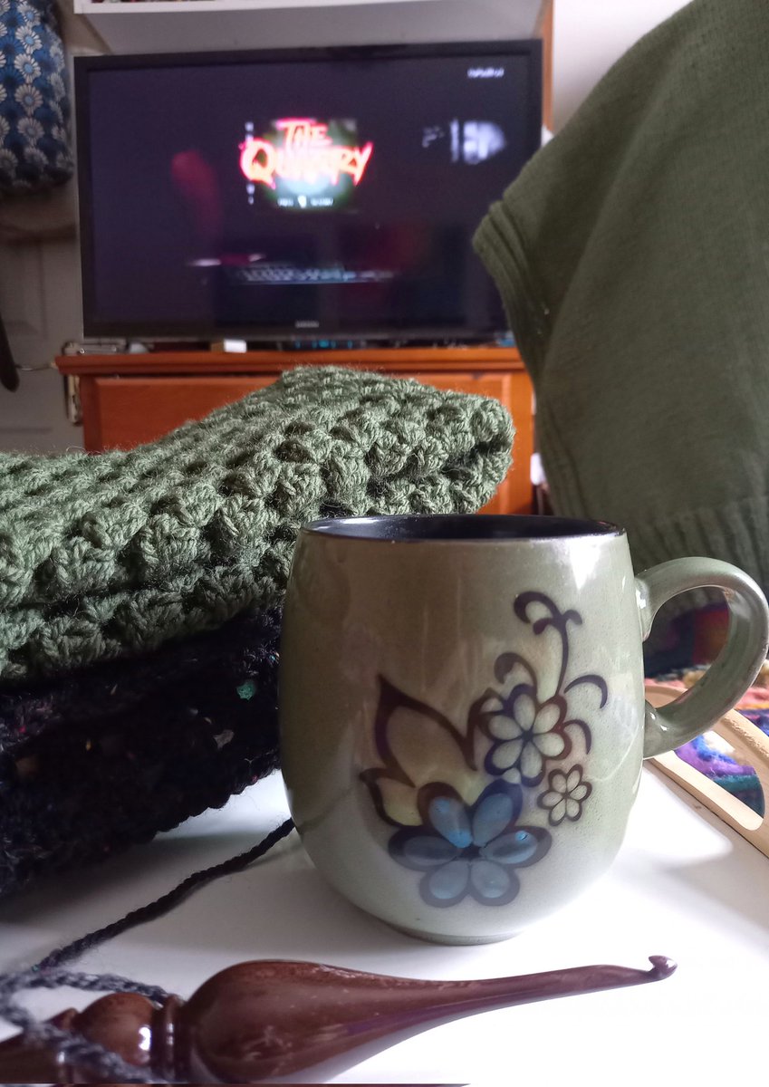 um_MariaSully's tweet photo. Coffee, crochet, and The Quarry. 
#TheQuarry #crochet @thaRadBrad https://t.co/nao2BUX7eR