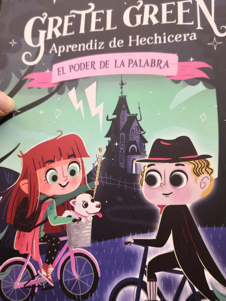 dacilmp's tweet photo. Me voy de la @FLMadrid con muchos tesoros: #GretelGreen firmado por @jessiesmartin y el รบltimo nรบmero de la #BliMagazine ๐๐๐
La autora es un amor y me ha dicho que para #Navidad tendremos la siguiente entrega de nuestra brujita preferida ๐ https://t.co/PeWnIVoZNa