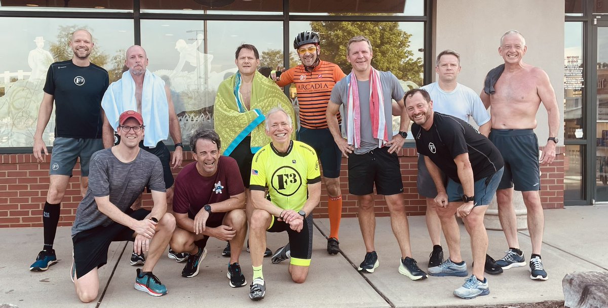 F3Snoop's tweet photo. #CaffeineRunRideRuck on fire🔥today w/ 19pax total👊🏻
Cyclist 🚴♀️ for 22miles
Runners 🏃♂️ for 5miles
Ruckers 💪🏼 for 4miles
Coach @jrempson leading the discussion at #F3QSource on the fundamentals of #VirtuousLeadership🛡@F3Metro https://t.co/VSnFoZNjPR