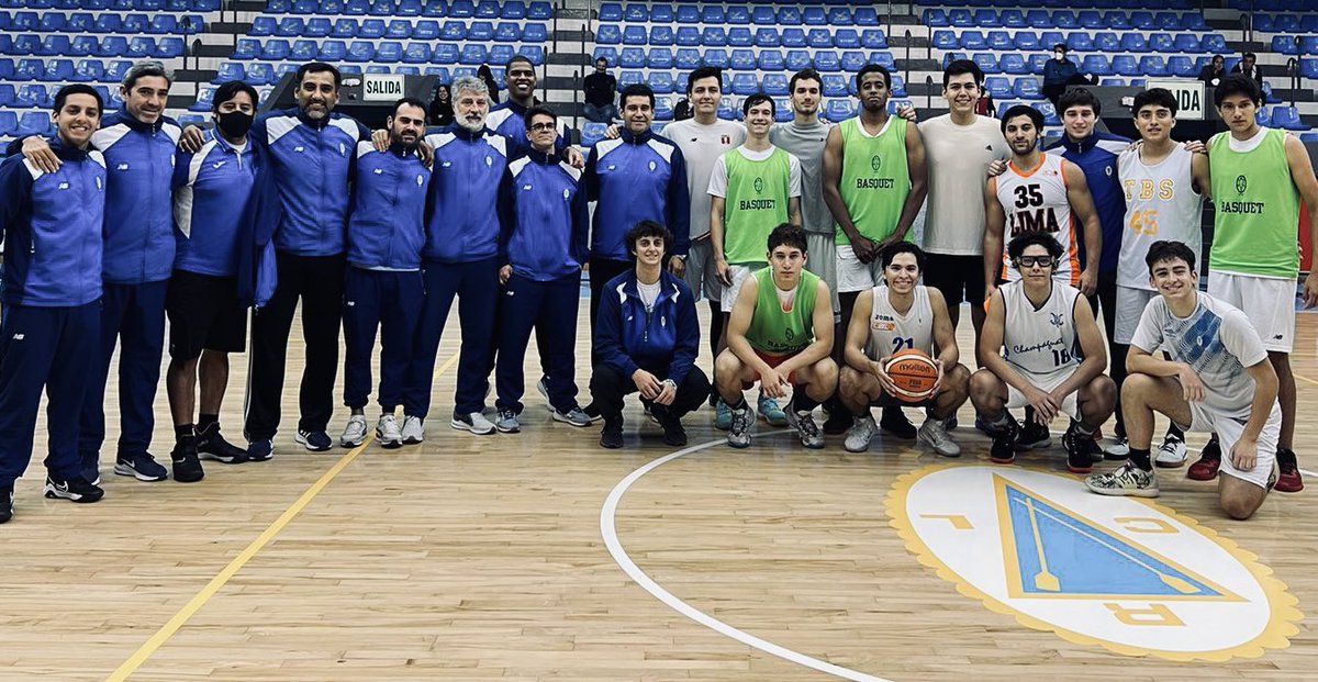 jlpichel's tweet photo. Termina el stage en el Club Regatas Lima, en Perú 🇵🇪. Una semana de capacitación para coaches y sesiones de entreno. Sincero agradecimiento a los responsables del club, especialmente a Lin Arrocha y al profesor Carlos Zanelatto por la invitación. Gran experiencia!! 😊🏀🌎 https://t.co/ttCR8D1mmi