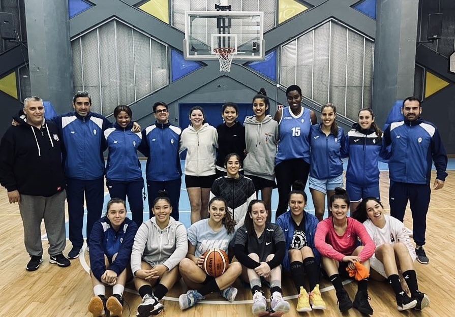 jlpichel's tweet photo. Termina el stage en el Club Regatas Lima, en Perú 🇵🇪. Una semana de capacitación para coaches y sesiones de entreno. Sincero agradecimiento a los responsables del club, especialmente a Lin Arrocha y al profesor Carlos Zanelatto por la invitación. Gran experiencia!! 😊🏀🌎 https://t.co/ttCR8D1mmi