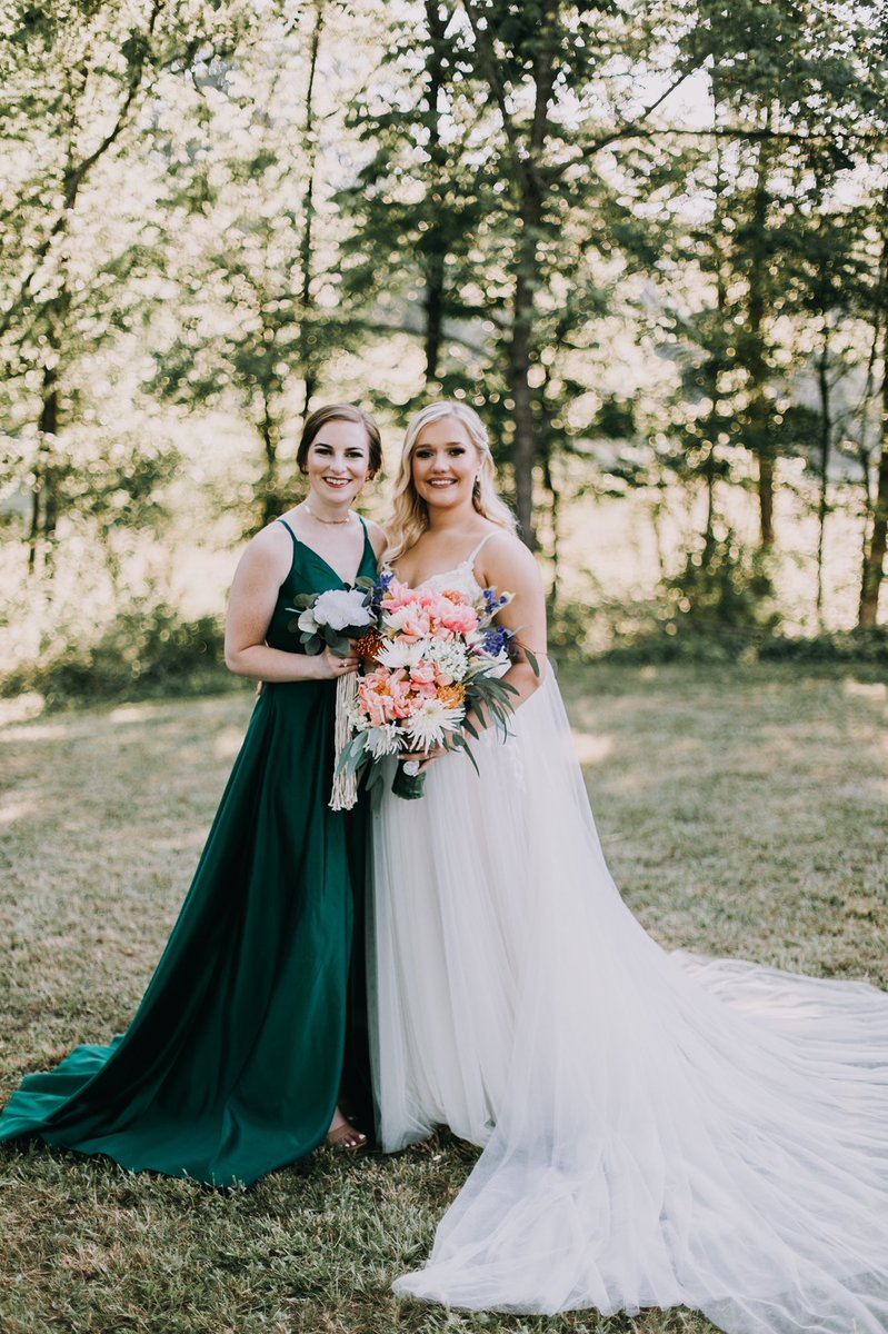 alli_mac27's tweet photo. I love you so much @__gorgeousgrace 🥹 
you were such a gorgeous bride!🤍 https://t.co/sfv6AVqRHM