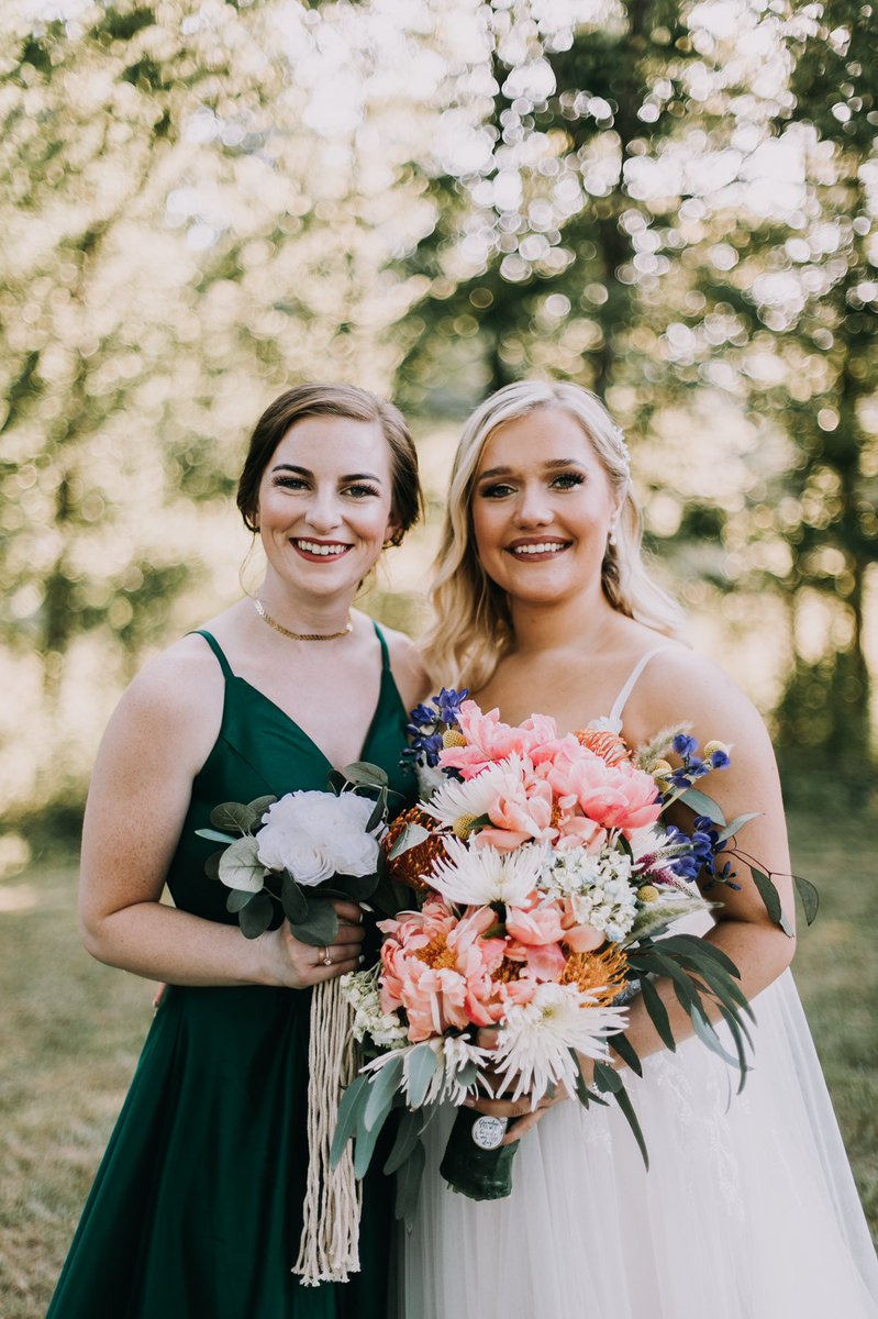 alli_mac27's tweet photo. I love you so much @__gorgeousgrace 🥹 
you were such a gorgeous bride!🤍 https://t.co/sfv6AVqRHM