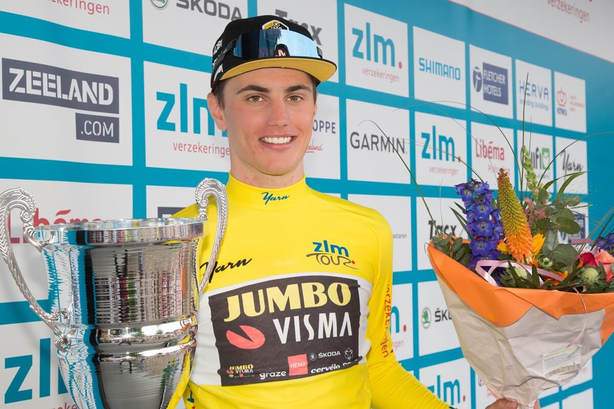 ZLM_TOUR's tweet photo. NIEUWS | Dubbelslag voor Olav Kooij in slotetappe ZLM Tour in Rijsbergen. De jonge coureur van Team Jumbo-Visma Cycling wint de slotrit én het eindklassement. Lees meer 👇

https://t.co/L4nYLZPF98 #ZLMTour

📸: @peervanrooij https://t.co/OHW0yyU03w