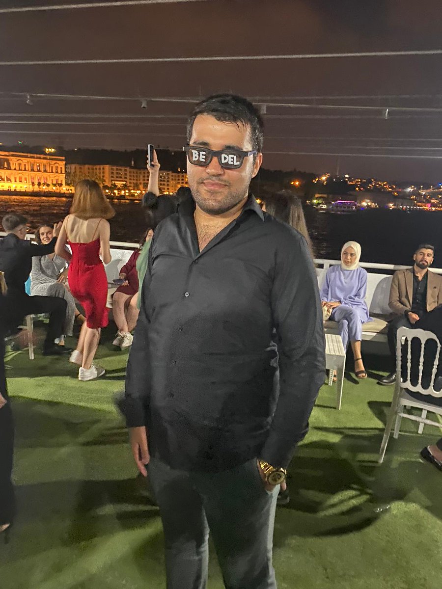 hakanduman47's tweet photo. Her güzel şeyin bir sonu olduğu gibi bu güzel şeyinde sonuna geldik. #mezuniyet2022 https://t.co/UbTbAYJGzc