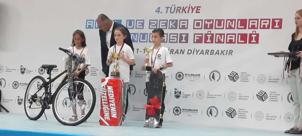 TÜRKİYE AKILVE ZEKAOYUNLARI 
TURNUVASIFİNALİ🥈Equubrio Türkiye 2.si  Deniz Yıldırım Piyalepaşa İO 🥈İlkokul Pentago Türkiye 2.si  Beyza Akçalar Rahmi Tokay İO
Ortaokul Küre oyunu Türkiye 8.si Engin Kaçar Şehit Ahmet Uzun OO