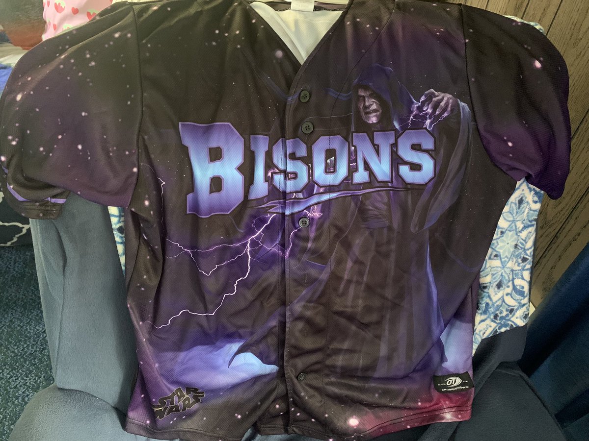 Crazy4Skinner53's tweet photo. Had a blast @BuffaloBisons #StarWarsNight last night! We even won a jersey which is great bc my son loves him some dark side 🤣 great job all around and a great night! #BisonsWin https://t.co/XSZGEw0r4K