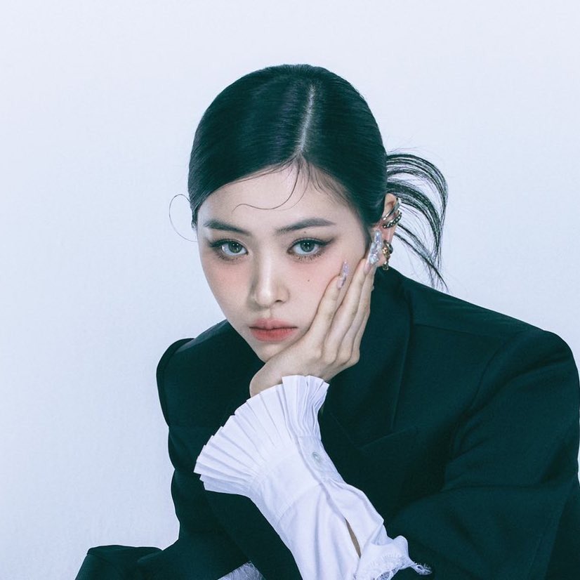 류진이 손 잘 쓰는거 새삼 조음..