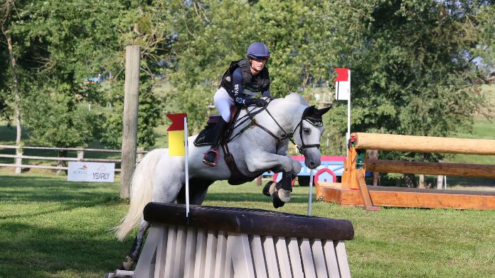 FRA_Equitation's tweet photo. #Eventing @BramhamPark
La frenchy Héloïse Le Guern et Canakine du Sudre Z #Groupe2 viennent de remporter le CCI 4* L à Bramham, réservé aux cavaliers de 25 ans et moins ! BRAVO🇫🇷
Infos et résultats ici : https://t.co/lvhrc3pNHG
©FFE-PSV - archive https://t.co/ZUd7NWAgDY