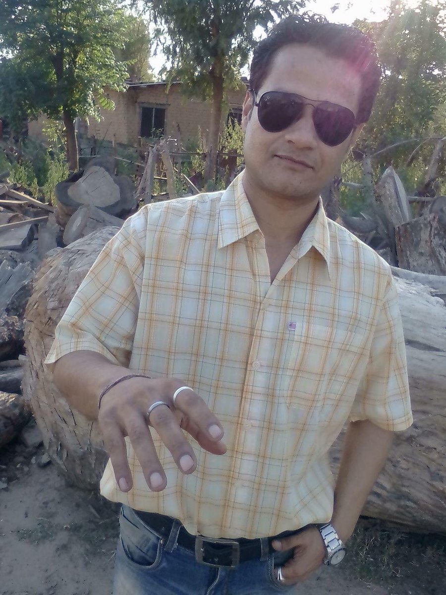 montyyrana's tweet photo. आशावादी हर आपत्तियों में भी अवसर देखता है और निराशावादी बहाने !!!
#quoteofthed https://t.co/xjJRPpZRbe