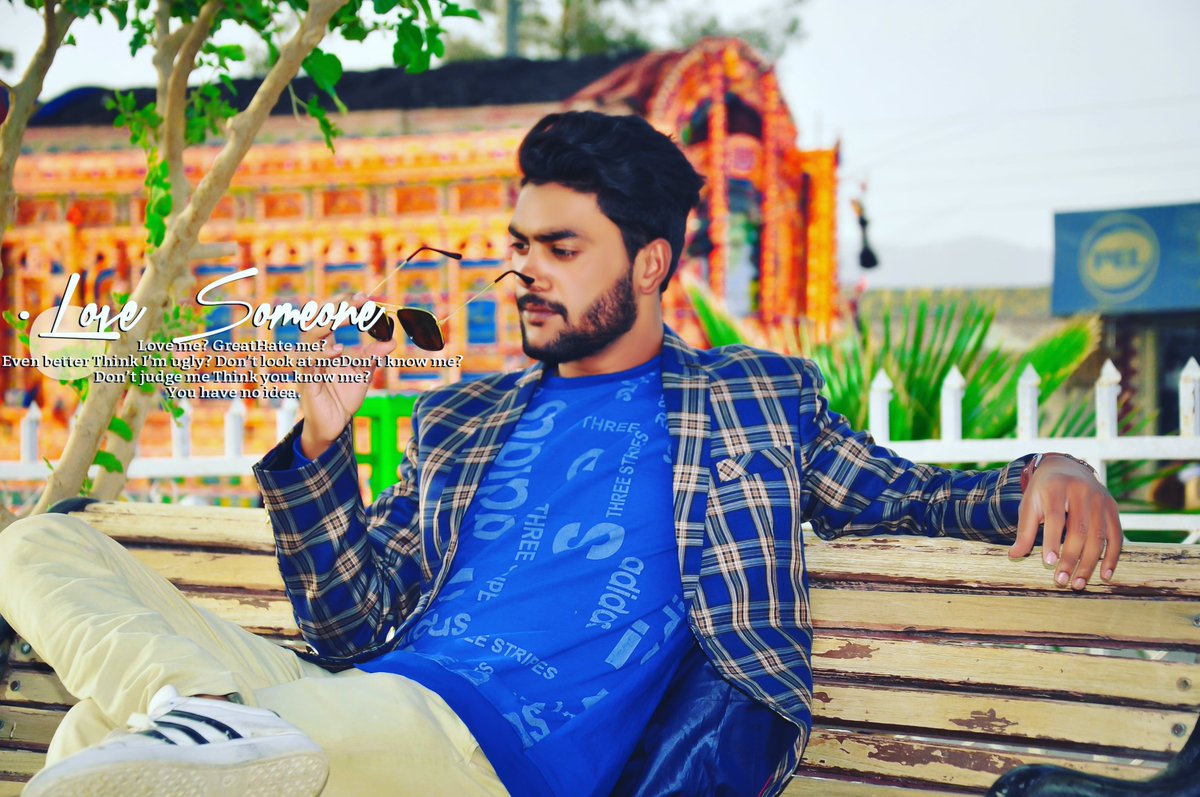 BarechNouman's tweet photo. #SUN_PAGLI
Mana K Tu kisii #Rani
See kam Nahi Magar
Wo Rani Bhii Rani
Kya jis Keh #Raja hum…..Nahi https://t.co/dpNMgQMv7X