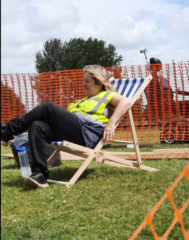 SandallPark's tweet photo. Our #PlatinumJubilee Display is taking shape. Watch this space. Carin is taking a day off from gardening to help & supervise her brainchild #timeandmotion @MyDoncaster @CentralAreaTeam @Doncaster_Place https://t.co/KCLHiv8lnl