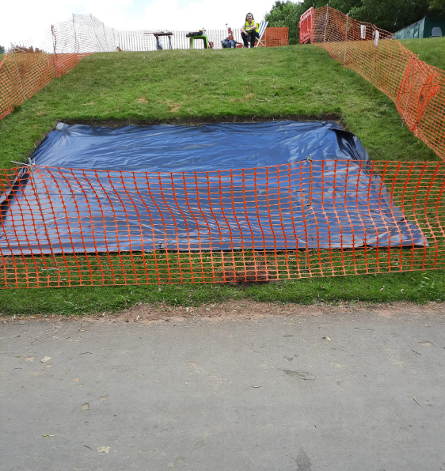 SandallPark's tweet photo. Our #PlatinumJubilee Display is taking shape. Watch this space. Carin is taking a day off from gardening to help & supervise her brainchild #timeandmotion @MyDoncaster @CentralAreaTeam @Doncaster_Place https://t.co/KCLHiv8lnl