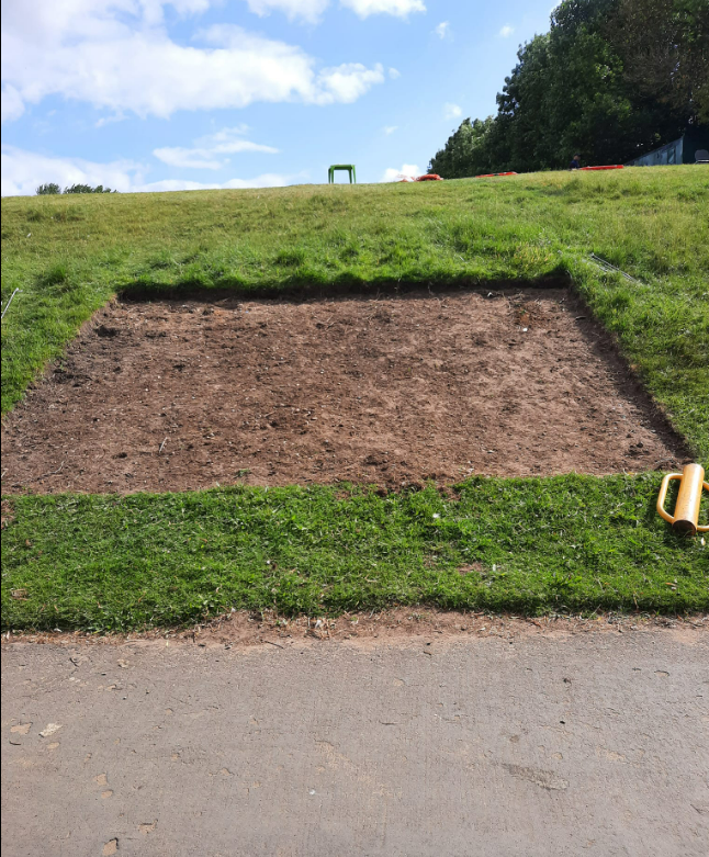 SandallPark's tweet photo. Our #PlatinumJubilee Display is taking shape. Watch this space. Carin is taking a day off from gardening to help & supervise her brainchild #timeandmotion @MyDoncaster @CentralAreaTeam @Doncaster_Place https://t.co/KCLHiv8lnl