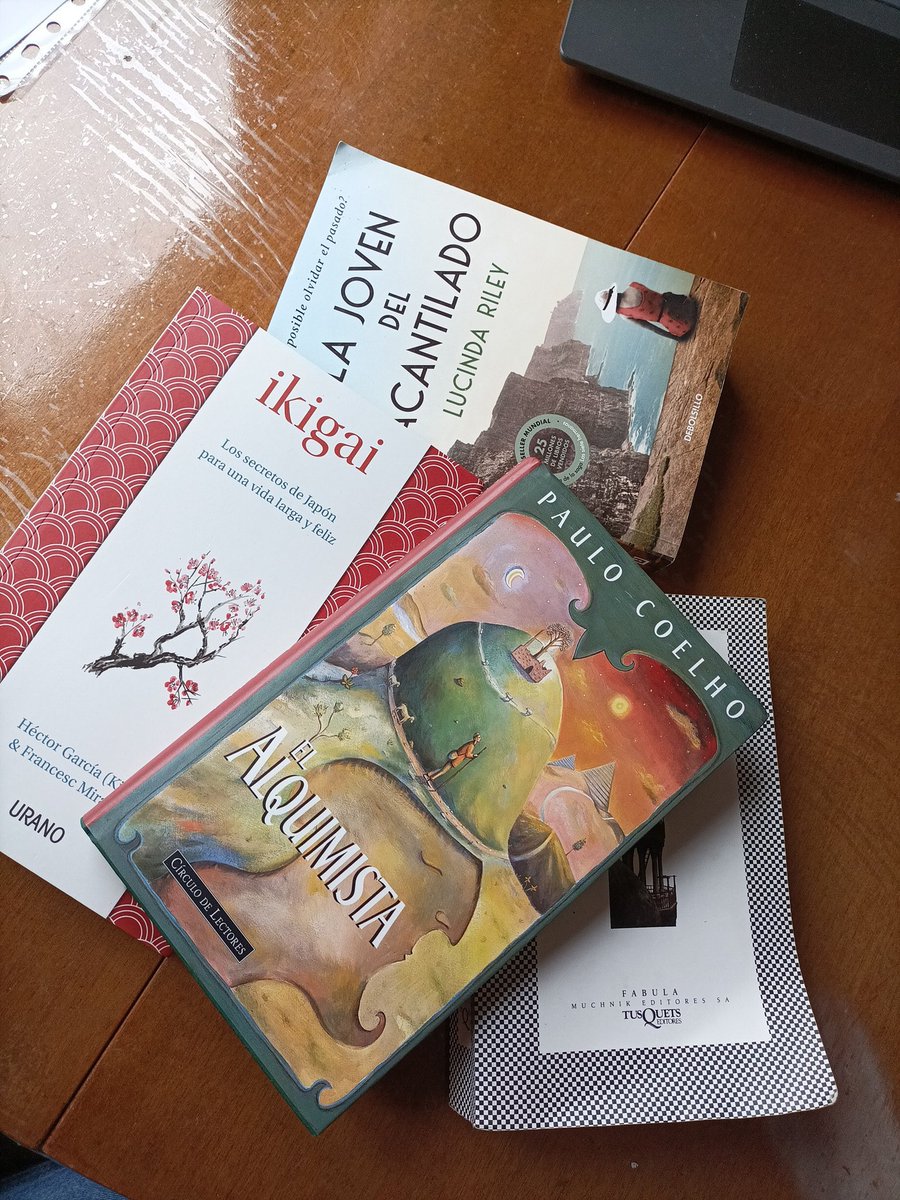 llegar de casa de mi abuela con libros>>>>>