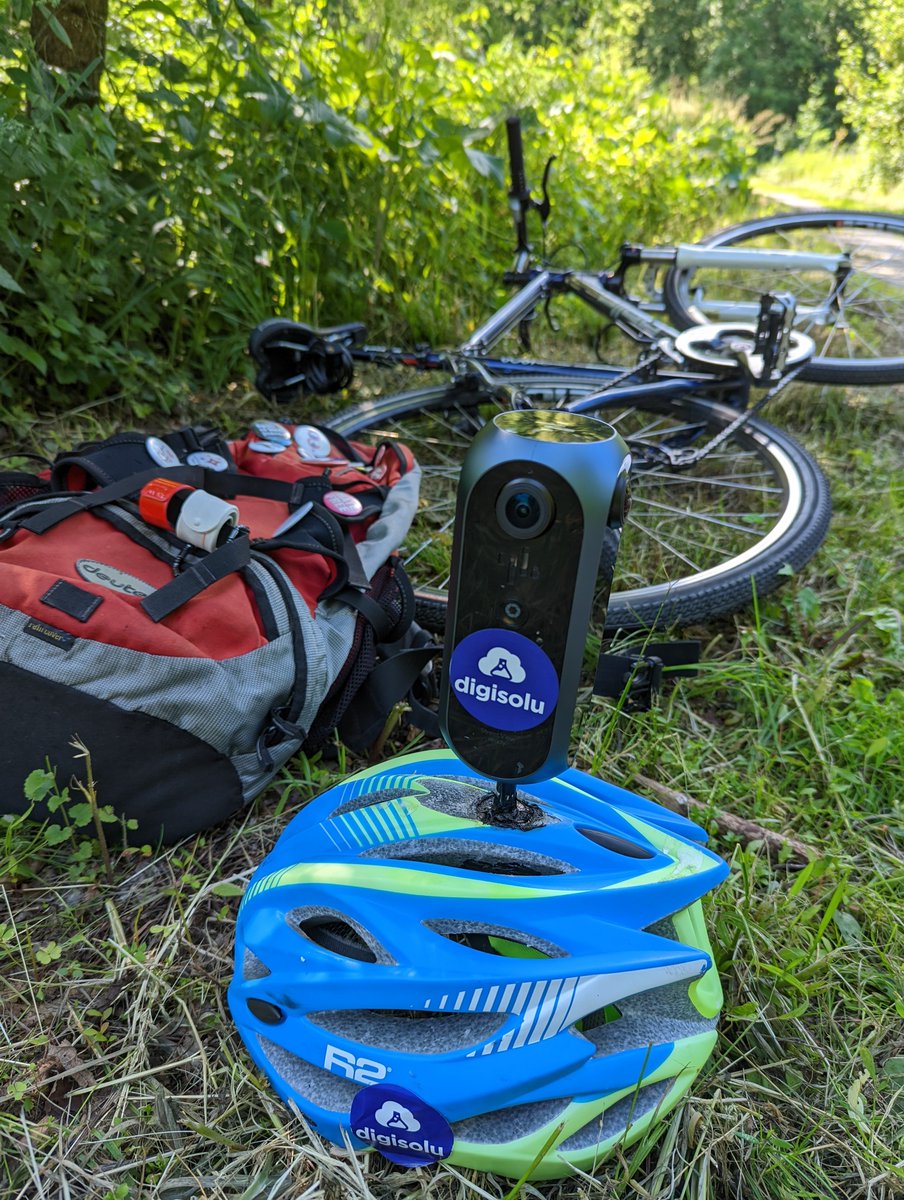 tenvelkej's tweet photo. Čím se bavíte o víkendu?
Já se byl projet na kole a mapoval do #StreetView
s 360 kamerou od @Labpano #PilotEra
A co bude nově v #GoogleMaps ve Street View ?
Projel jsem cyklotrasu číslo 4 do Olomouce 😉
#olomouc #cyklotrasa #kolo #pracejezabava #Digisolu #Labpano #Google https://t.co/Y7o8pgAeFx