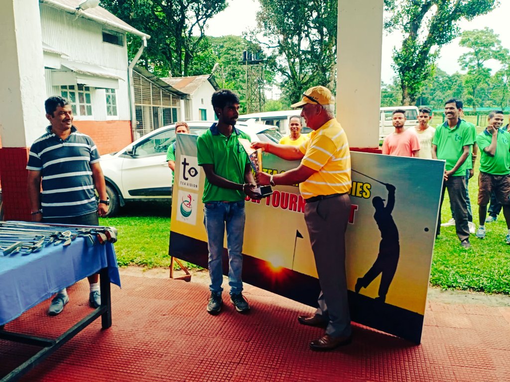 RahulSh94684068's tweet photo. North Bengal Tea Garden #caddies open #Golf #tournament at #chalsa polo club organised by #Dooars Golf Union & #JT under the #Teavisiontrust #Chulsapoloclub on 12.06.2022 https://t.co/k8kFuLZBxa