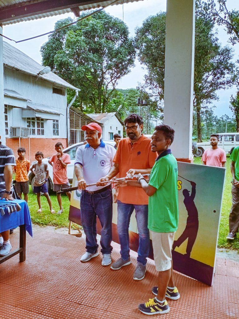 RahulSh94684068's tweet photo. North Bengal Tea Garden #caddies open #Golf #tournament at #chalsa polo club organised by #Dooars Golf Union & #JT under the #Teavisiontrust #Chulsapoloclub on 12.06.2022 https://t.co/k8kFuLZBxa