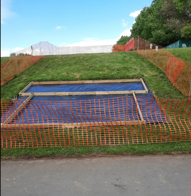 SandallPark's tweet photo. Our #PlatinumJubilee Display is taking shape. Watch this space. Carin is taking a day off from gardening to help & supervise her brainchild #timeandmotion @MyDoncaster @CentralAreaTeam @Doncaster_Place https://t.co/KCLHiv8lnl