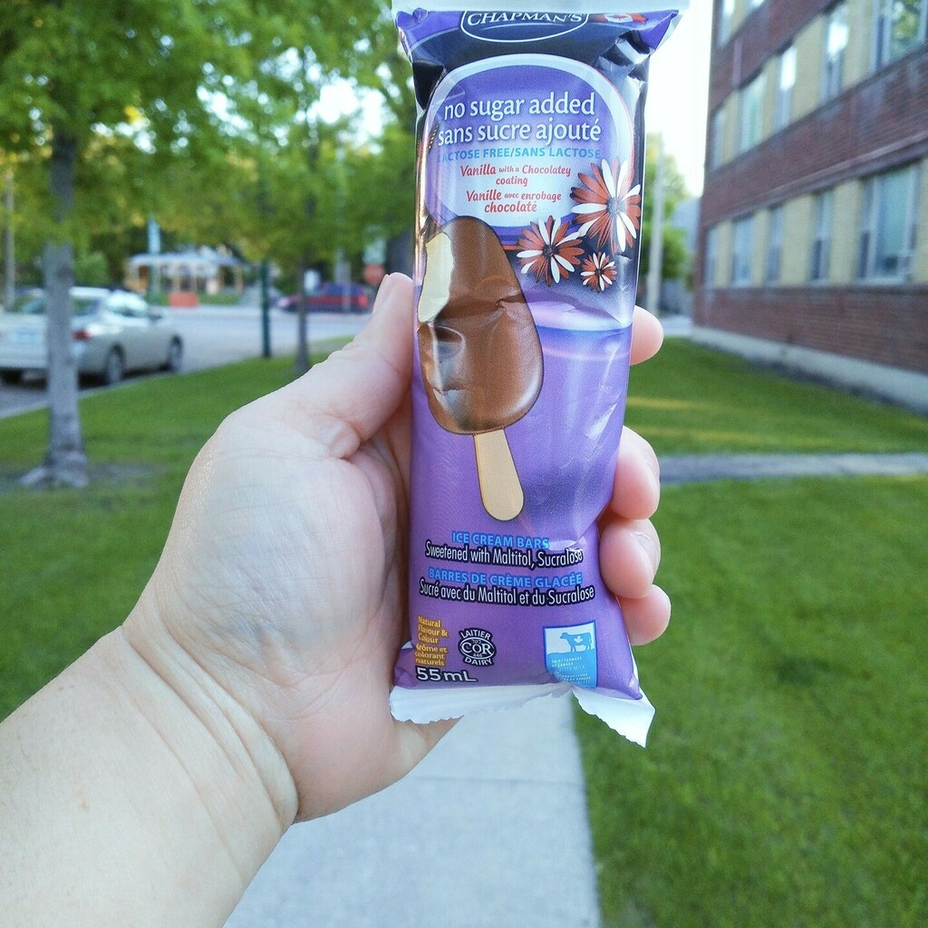 Uyenism's tweet photo. Going for a walk requires treats :)

Thanks Chapmans for the free ice cream bars! Tastes exactly like the ones my mom used to get for me and my siblings growing up! Delicious!

 #TryChapmansCanada #gotitfree https://t.co/dcKRJflmrO https://t.co/mkQiwQDhxV