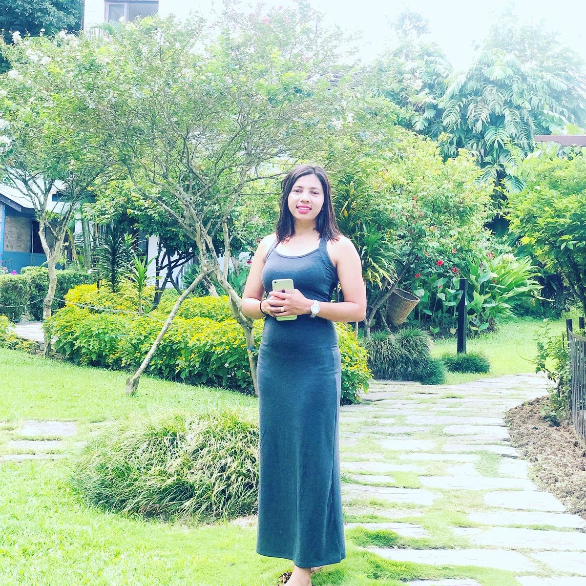 त्यो कात्रो ,त्यो घाट ,त्यो चिहान
सब देखावटी मात्र हुन 
मान्छे त उतिबेला मरिसक्या हुन्छ
जतिबेला उस्लाइ उस्का आफ्नै ले बुझ्ने कोसिश गर्दैनन...... ।

  #शुभरात्री