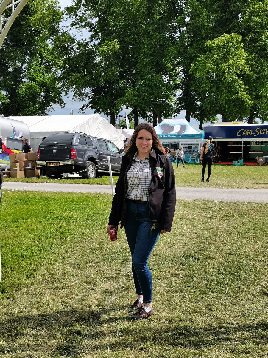 AngelaR57180628's tweet photo. #bramhamhorsetrials
Fantastic quality family day.
🐎🐎🐎🐎🐎🐎 https://t.co/OUX3UHNvAb