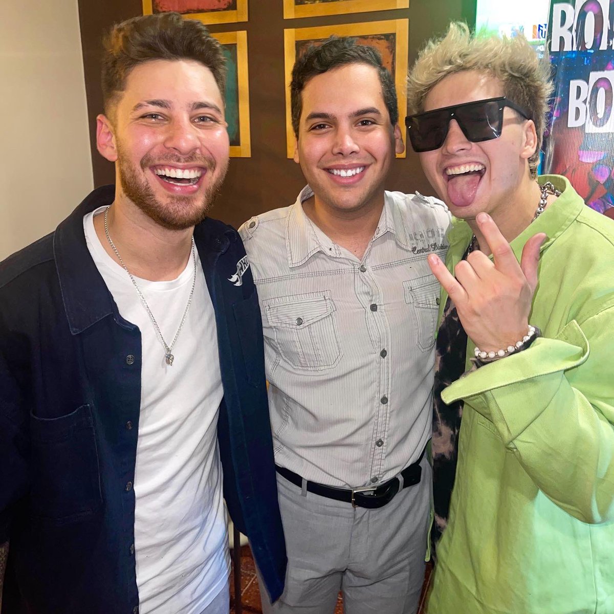 ✨En la farándula, también hay amigos 
de los buenos🤙🏻😎 <a href="/miguelpmelfi/">Miguel Melfi</a> <a href="/Jandinomusic/">Jandino</a> 👏🏻👏🏻👏🏻
-
✨ ¡Todo un éxito! Lanzamiento oficial #Borrachera 🎶🔥🔥 
Felicidades <a href="/miguelpmelfi/">Miguel Melfi</a> <a href="/Jandinomusic/">Jandino</a> 🤩😎🤙🏻