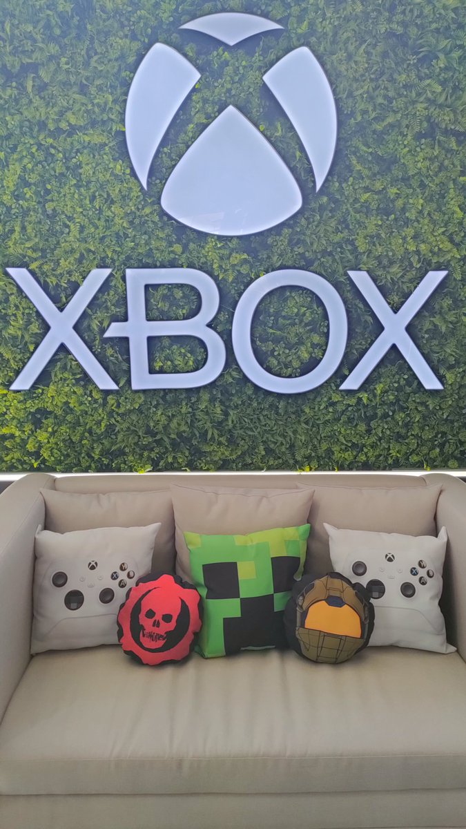 GeekZillaTech's tweet photo. Ya estamos en el #XboxLoft, para disfrutar el Showcase de #XboxBethesda .

¿Qué sorpresas habrá? https://t.co/QVGJVmODGE