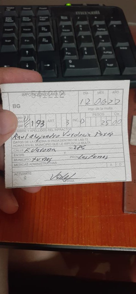 Ralejo9411's tweet photo. Sacas el motor del meca sin luces sin espejos pero 100% positivo y Domingo día feriado te espera la patrulla en la esquina de la casa 😅🥲 https://t.co/Qymcs9451B