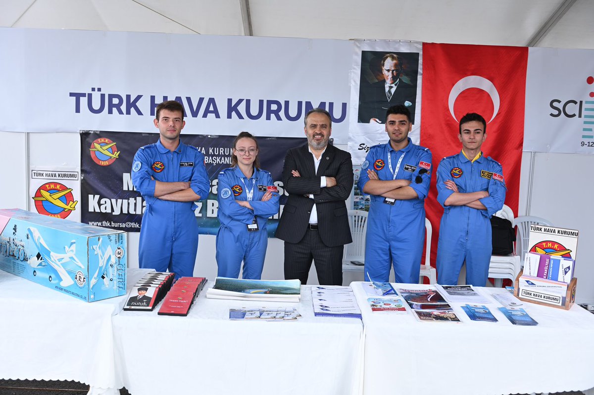 3 gündür süren Türkiye’nin Bilim Festivali 9. Science Expo Uzay Havacılık'ın kapanış ve ödül törenini geleceğimizin teminatı gençlerimizin harika projeleri ve etkinler ile gerçekleştirdik. Gençlerimizin çalışmaları göğsümüzü kabarttı. Hepsine teşekkürlerimi sunuyorum.