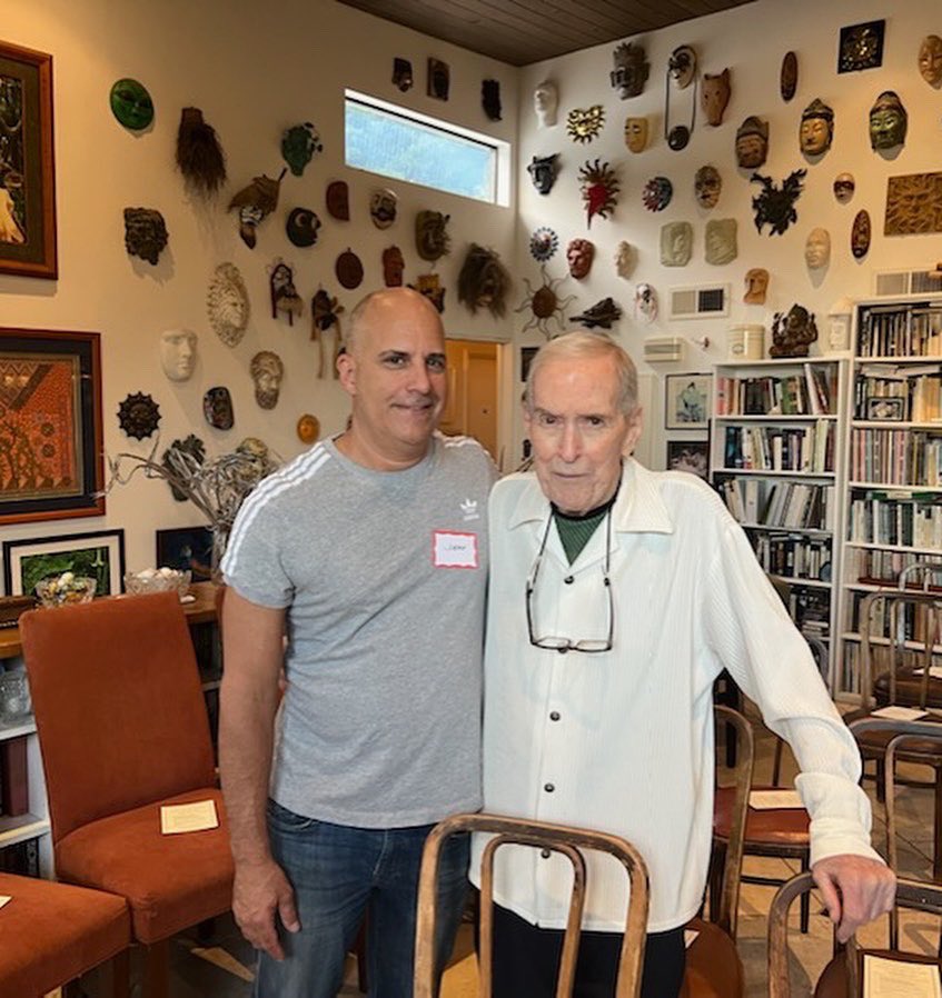 littlereddayspa's tweet photo. A message from the artist & owner of The #LittleRedDaySpa
“This is a small oil painting I did for my friend and mentor Ken Symington’s to unveil at his 90th birthday. Throughout all of that Ken remained an important source of inspiration, guidance and friendship for me.” #Art https://t.co/SF09jSYKGJ