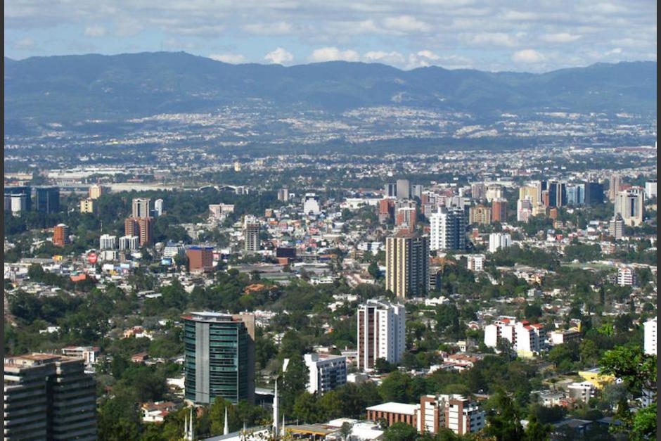 soy_502's tweet photo. 😷 ALERTA NARANJA  ⎮  La Ciudad de Guatemala registra aumento en casos de Covid-19

El departamento pasó de amarillo a naranja en el semáforo.

Esto se sabe: https://t.co/CpKaXHyRN1 https://t.co/wuFPLLIsBy