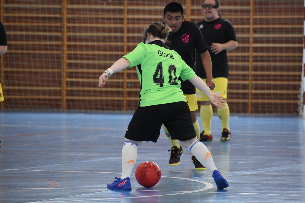 RMajadahondaFS's tweet photo. 📸 ¡Revive en imágenes la I Jornada Inclusiva de #FútbolSala de Majadahonda celebrada hoy en La Granadilla!
👏 ¡Gracias a todos los participantes por hacer de este evento algo genial! 😍
#IntegraRayo
#VamosMiRayo ⚡️ https://t.co/7iLB2gIHWy