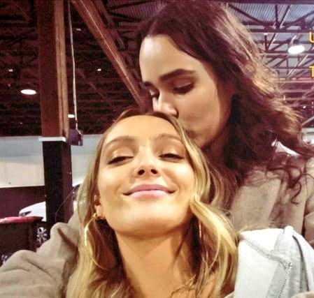 thinkeroouil's tweet photo. besties?? besties!! besties<33 https://t.co/Bu4pgMnZWa
