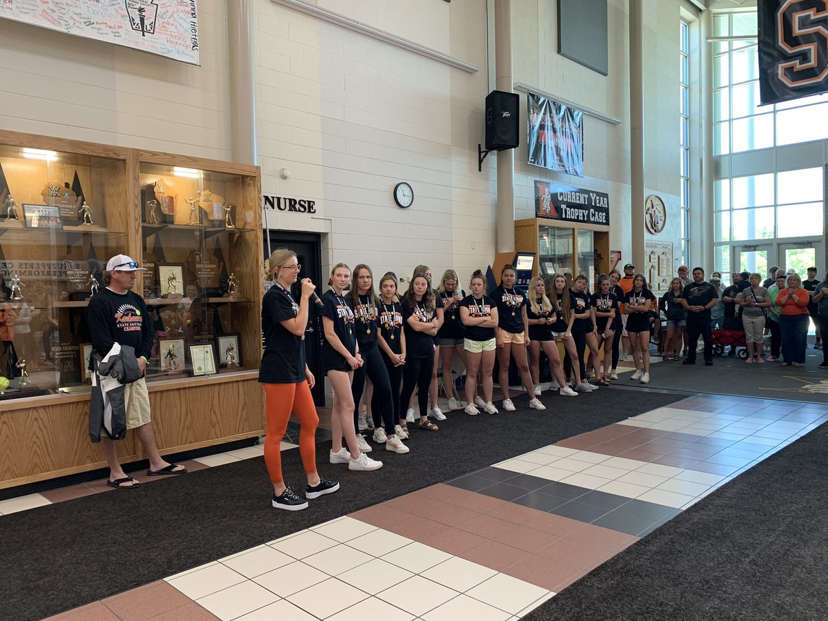 KaukaunaGhosts's tweet photo. Thanks to everyone who joined us today to welcome back the 2022 WIAA State Softball Champion @KaukaunaSB! This community is the best!! Big thanks to Mayor Penterman, the KPD & KFD for their support and parade escort! Way to go, Champs 👻🥎🏆🏆👏🏻!! #FillTheCase https://t.co/gwbqk9cwD4