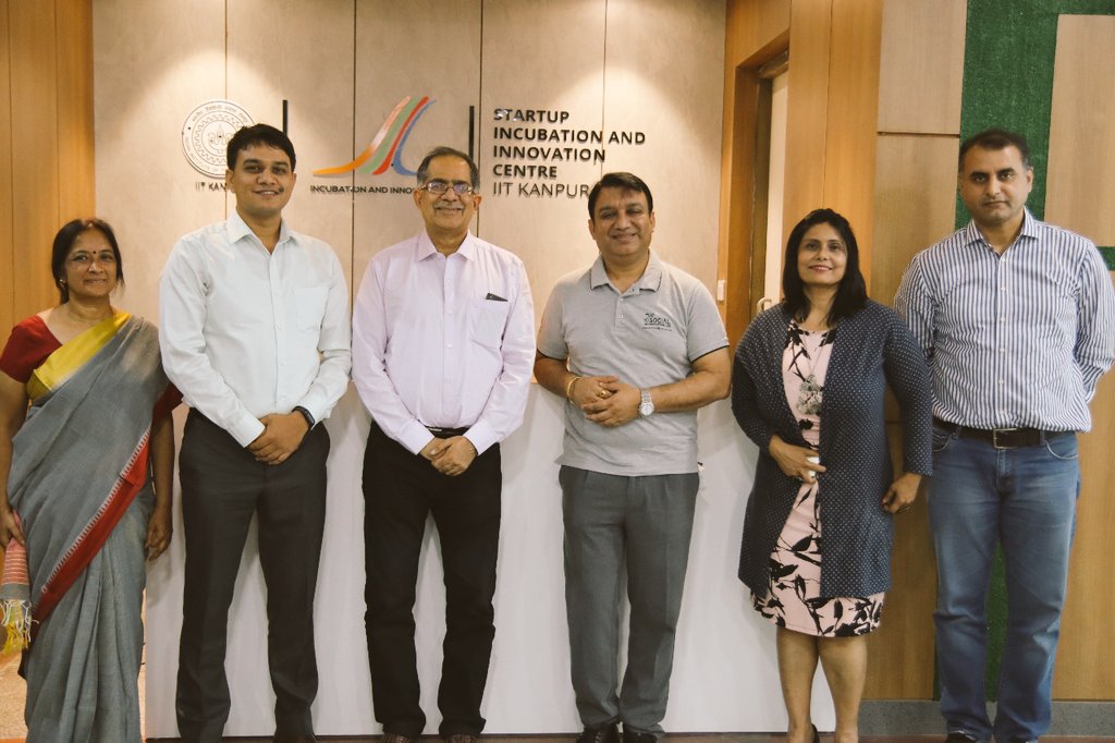RBakshee's tweet photo. Absolutely a learning delight to attend 5 day "Accelerator Workshop" " and listen to #Sharad Sharma ,Co -Founder ,#iSpirit under 'Social Innovation Lab 'org by @IncubatorIITK,@IITKanpur in assoc with #Citi and #T-Hub today https://t.co/2B4EVuW7ck