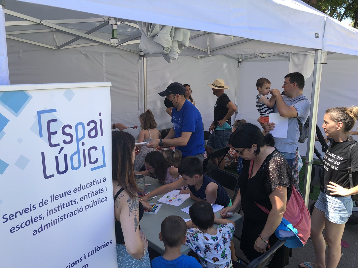 espailudicstboi's tweet photo. Avui a estiu als barris (Marianao) hem pogut gaudir de l’activitat “El dau de les emocions”. Moltes gràcies a tothom @AjSantBoi @SBEducadora @MarianaoTeCoR @LluisaMoretSabi https://t.co/S9T3IdpgwF