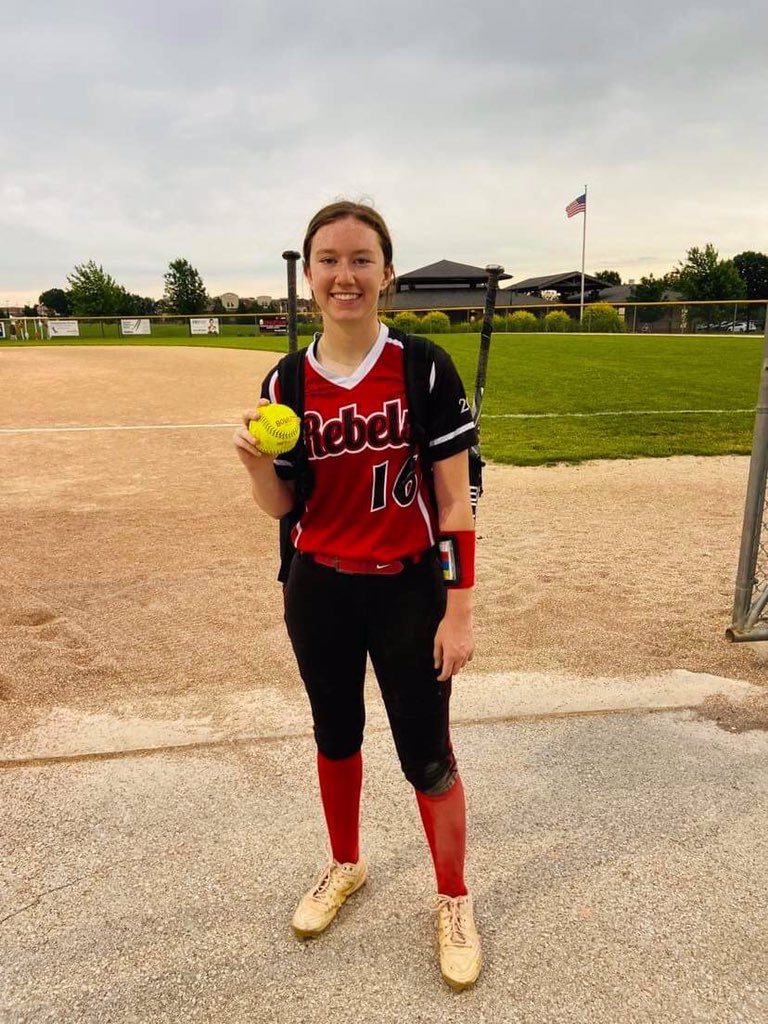 Congrats to Bryn Grandon on her bomb at the NSC College Exposure last night at Blue Valley Rec! 💣💪🏻😎
<a href="/SoftballValley/">MVC Softball</a>