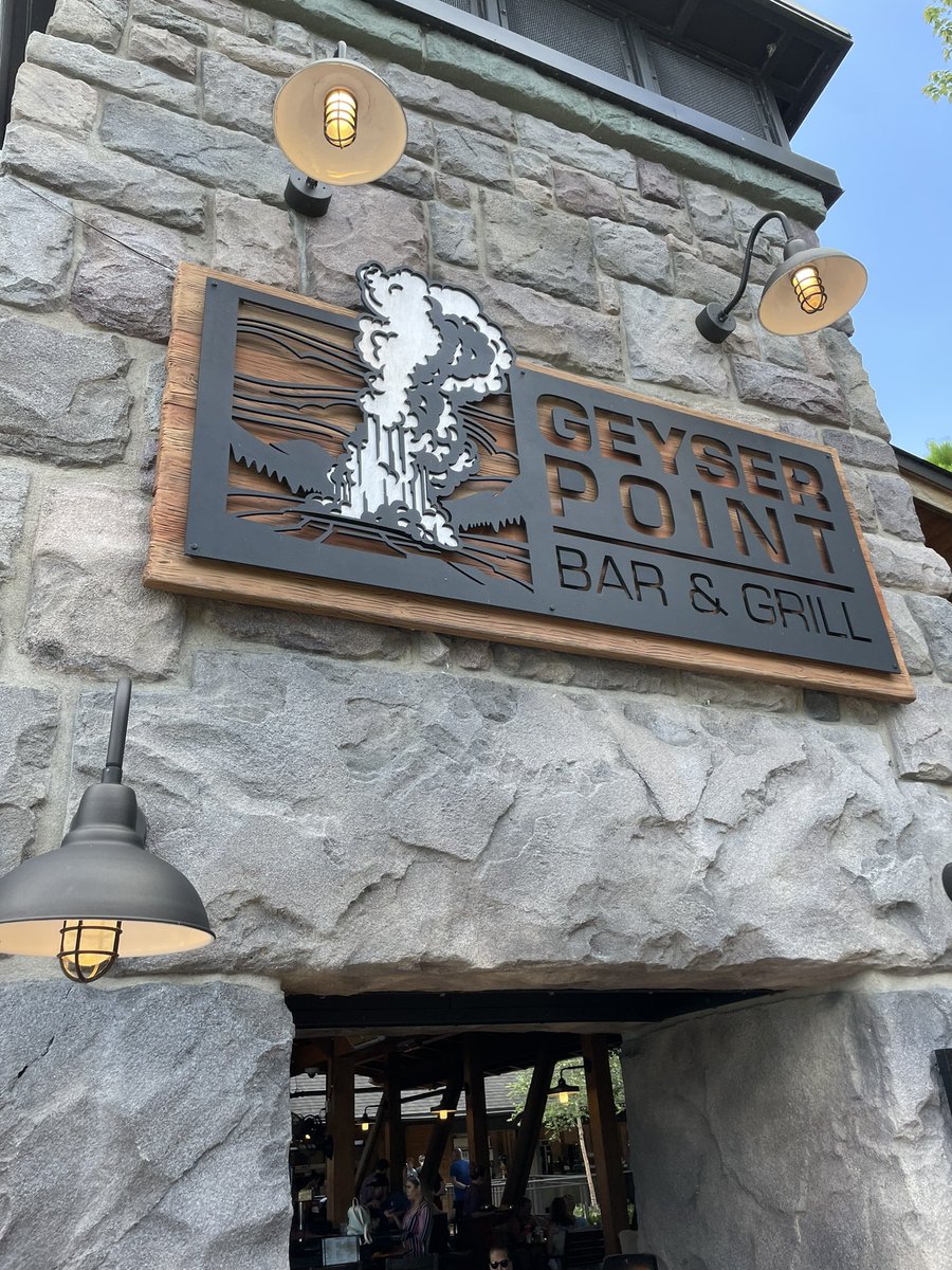 humphreys_lodge's tweet photo. Lunch at my favorite spot #geyserpoint. https://t.co/gSovY9Y5NU