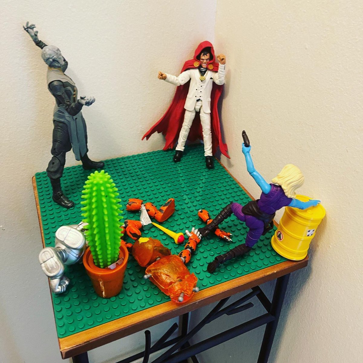 TGBED8v8's tweet photo. The first offensive…
#TomatoJesus #KingDrakkon #HammerheadSupreme #WebSiteMan
@TheEbonyMaw https://t.co/R5q1a9tMAU