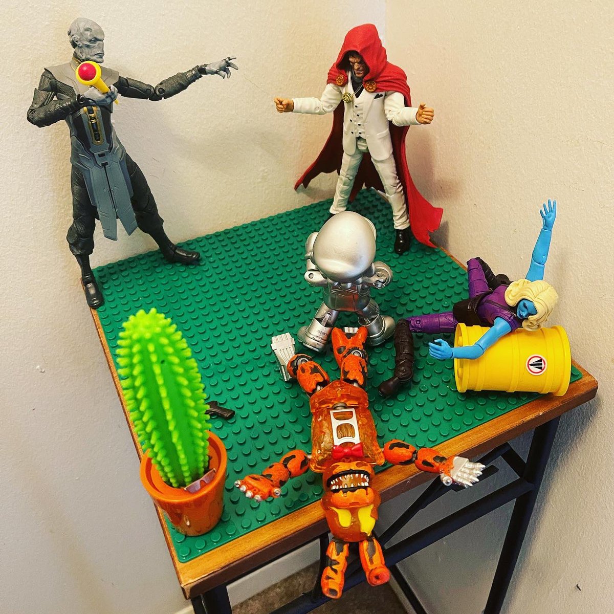 TGBED8v8's tweet photo. The first offensive…
#TomatoJesus #KingDrakkon #HammerheadSupreme #WebSiteMan
@TheEbonyMaw https://t.co/R5q1a9tMAU