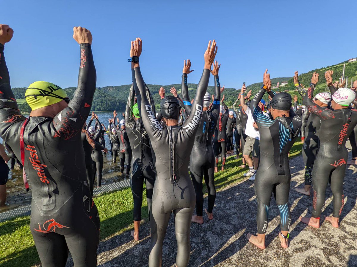 franzwolkow's tweet photo. Its done 🏊🚴🏃Aber eigentlich hatten wir alle qualifiziert werden müssen, weil wir alle um 15sec zu früh gestartet sind 😉
swim 33min
bike 3:06h
run 1:42h
#triathlon #mitteldistanz #apfelland #stubenberg https://t.co/VnLLNaNggf