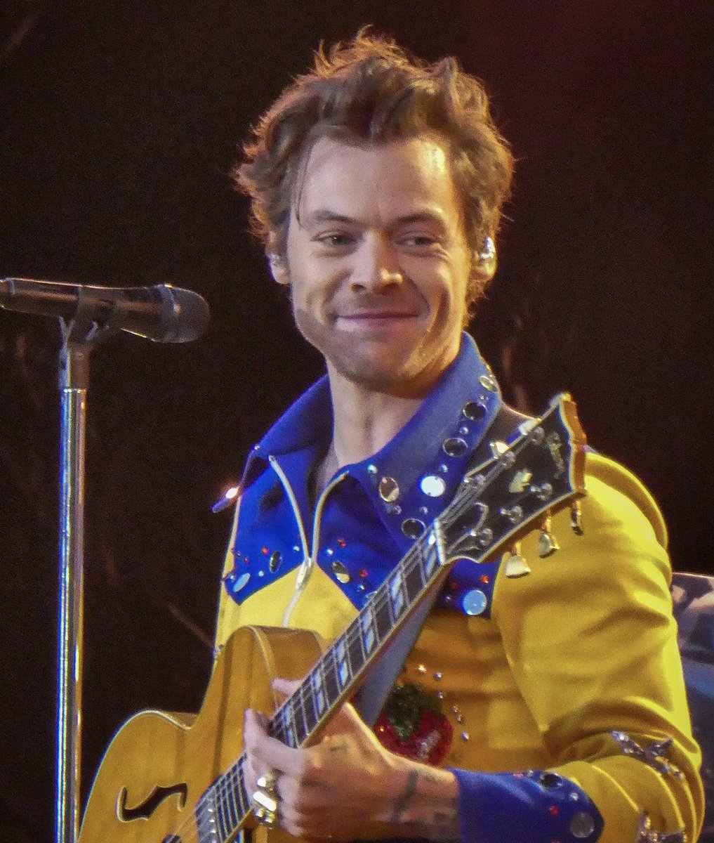 lutstyles's tweet photo. beautiful beautiful beautiful boy https://t.co/ZqUkAv6SJM