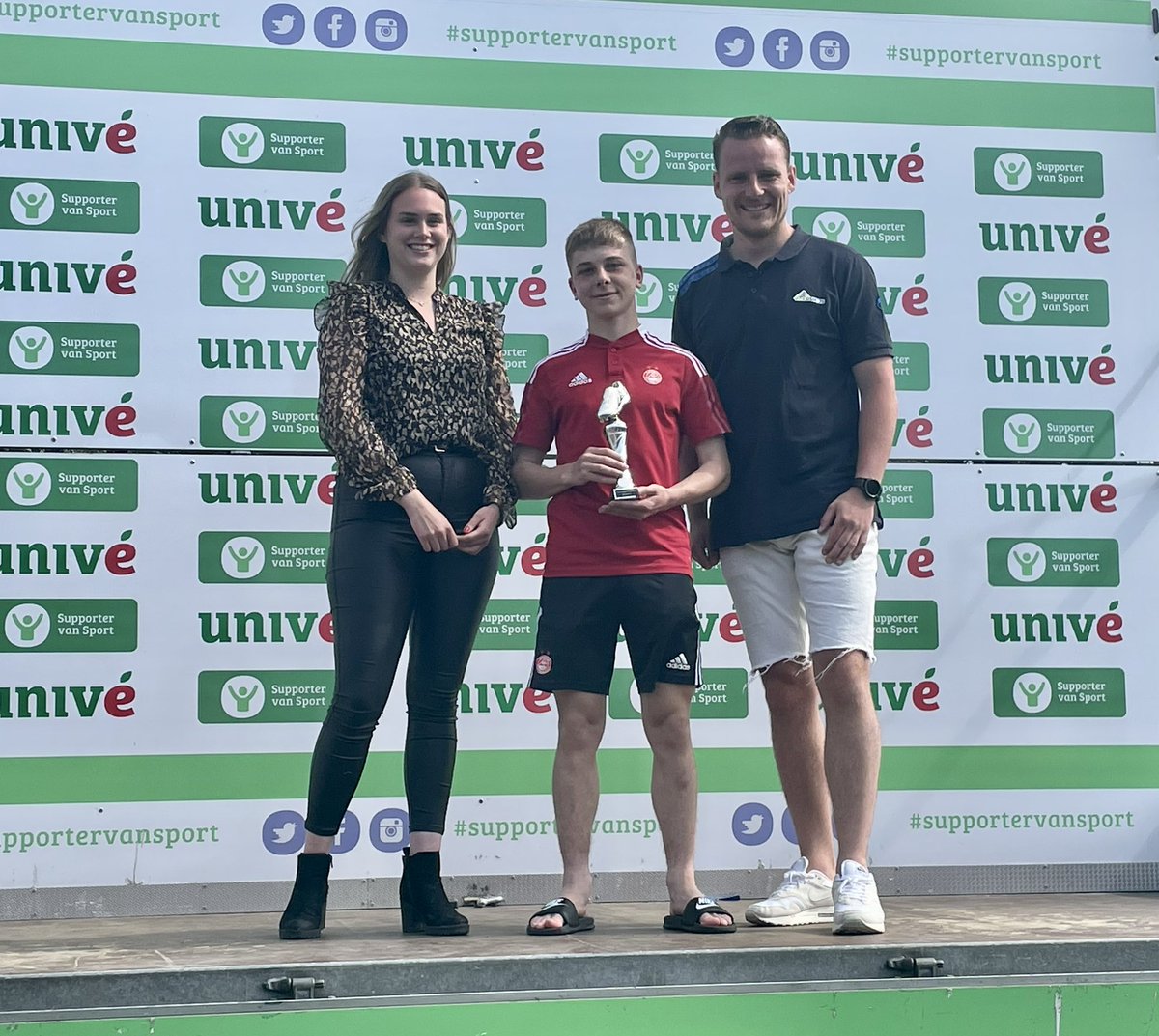AberdeenFCYouth's tweet photo. OSM’75 Tournament Update 🇳🇱 

Another successful learning weekend for the young @AberdeenFC side. With 4 wins, 3 defeats &amp; 1 draw it wasn’t enough to make the final. However, Kooper won 2nd best player of the tournament, Fraser joint top scorer &amp; also the fair play team award.🏴󠁧󠁢󠁳󠁣󠁴󠁿 https://t.co/xgbpKMxmkf