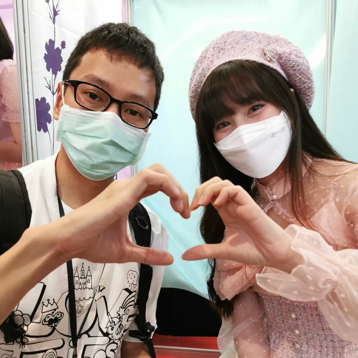 i7SinsX's tweet photo. โชคชะตาทำให้มากทม. ตรงกับวันที่จัดงานพอดี ตอนแรกคิดเรื่องที่จะคุยมาแล้ว พอถึงเวลาจริงล่กซะงั้น 😂😂
แต่ก็ได้รับพลังใจมาแบบ 300% 💖
ไม่ว่าคุณหมูจะอยู่ในบทบาทไหน
ก็จะยังคอยซัพพอตคุณหมูอยู่เสมอ
เพราะ ม่านมุก = ม่านมุก เสมอ 💖🐷
#BeautifulMemories
#mahnmooksweat16
#Sweat16 #GoSweat https://t.co/wIS1c1x4M5