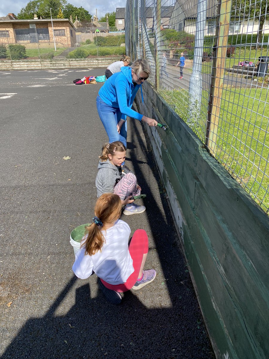 We have been working hard this weekend sanding and painting our fencing boards to get ready for our new surface! All the girls are ready for tennis <a href="/JudyMurray/">judy murray</a> ! 

#tennisscotland #midlothian #tennis
