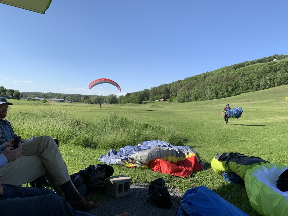 HanselForNH's tweet photo. Just flying into a new week...

Who could resist watching the parachute training going on at Morningside Flight Park in Charlestown? 

Lots of great things happening here in #NH02! #NHPolitics 

Visit our website:https://t.co/wvMeALvRiN https://t.co/rV6cpw18Jy