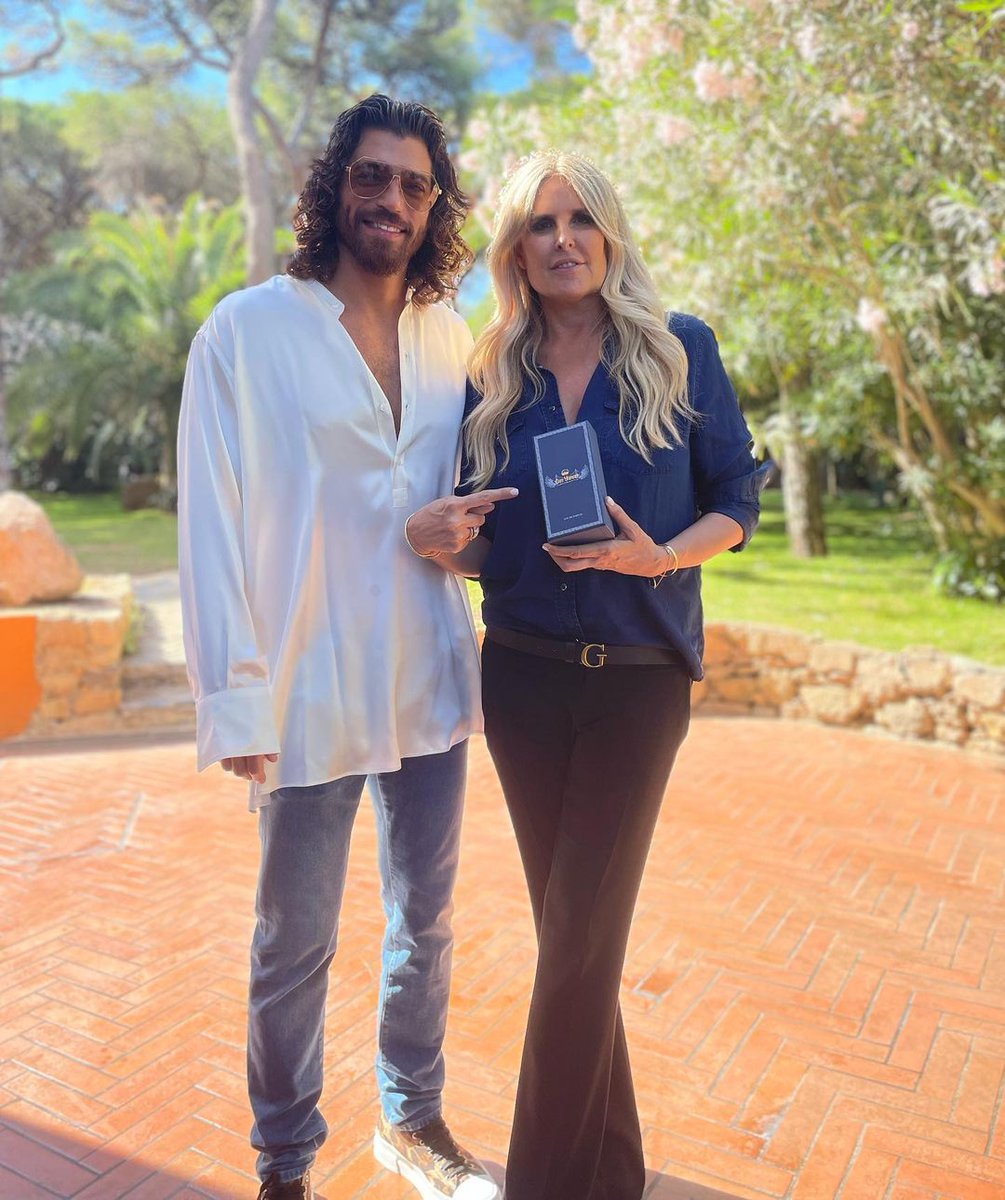 baycanyaman_sp's tweet photo. #Repost @/TizianaRocca
Gracias a mi amigo Can Yaman por regalarme el nuevo perfume #Mania
Un agradecimiento aún más especial a #CanYaman por apoyar a los niños con su asociación #CanYamanForChildren
#FilmingItalySardegnaFestival #FISF22
#ForteVillage https://t.co/0jWzF9AoQB