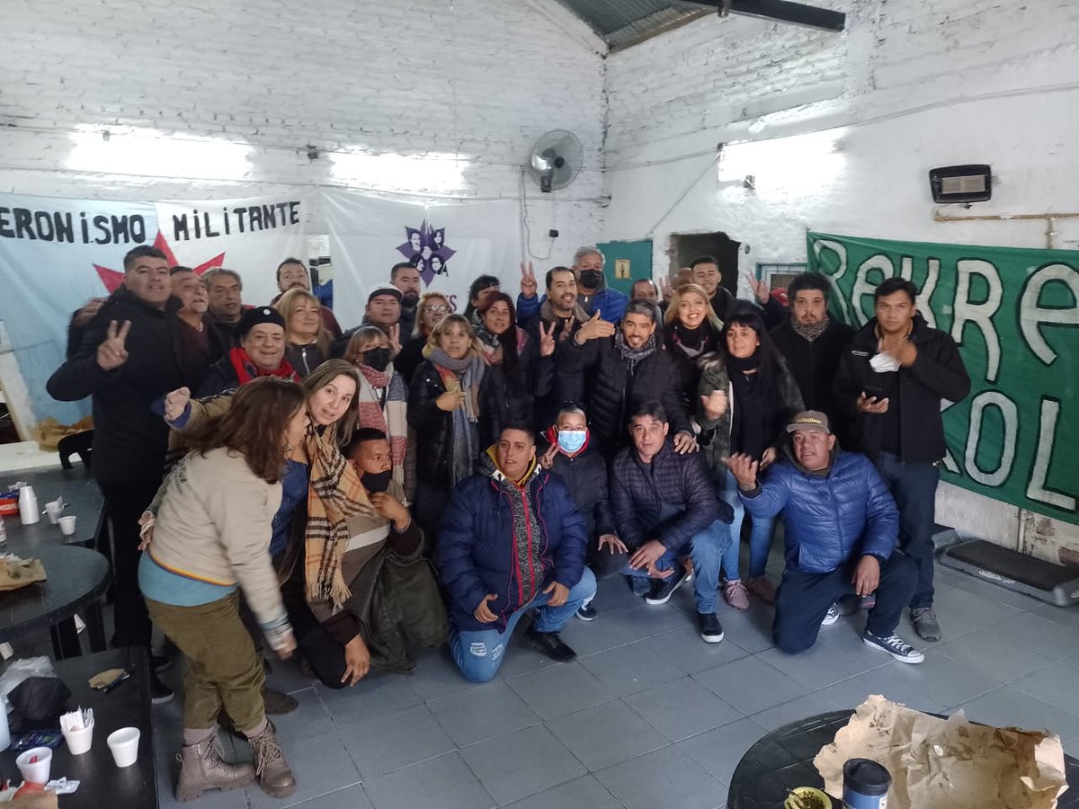 CulturalRekrea's tweet photo. Reunión de organizaciones Políticas Peronistas de Esteban Echeverría, para discutir la coyuntura política local, provincial y nacional. Redoblar el esfuerzo dentro del #frentedetodos junto a la gestión de @fernandogray y la compañera @valebellizzi 
@rekreando_  @CancinoGaston https://t.co/9ls4dYKBhf